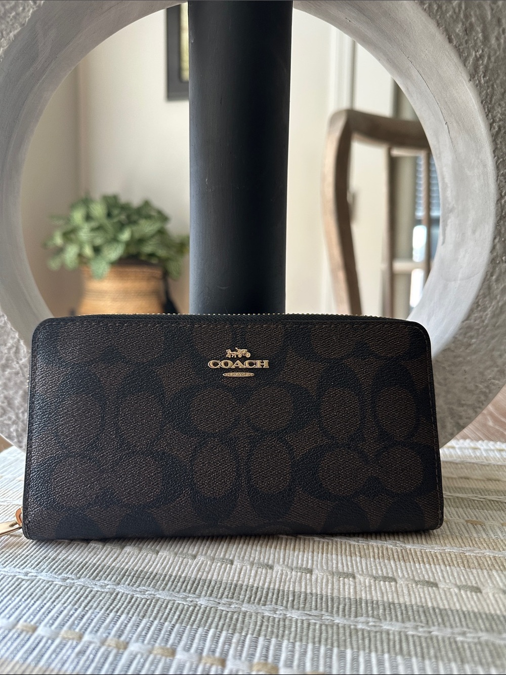 Coach Signature Wallet - Picture 1 of 3